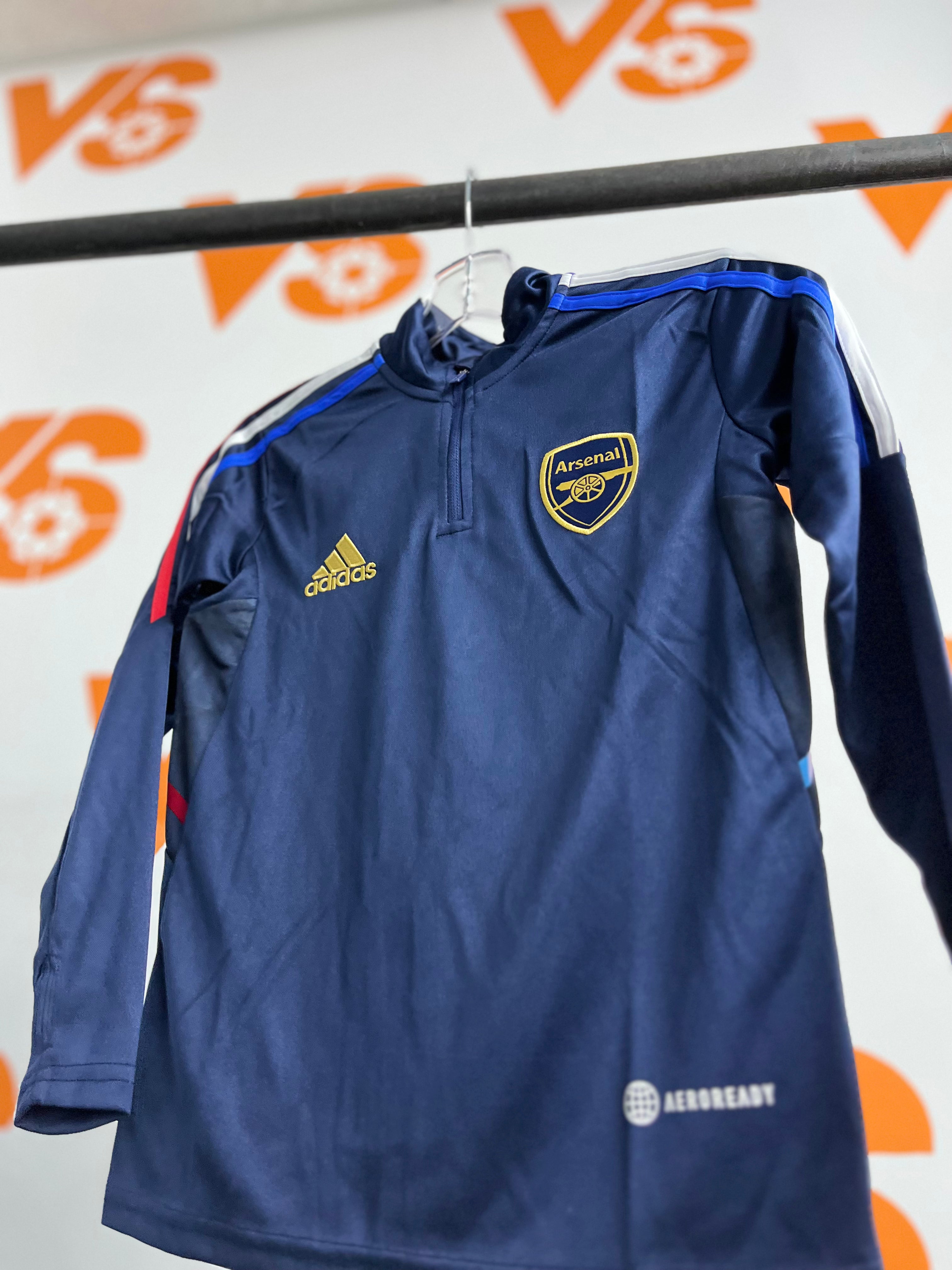 Chándal del Arsenal para niño.