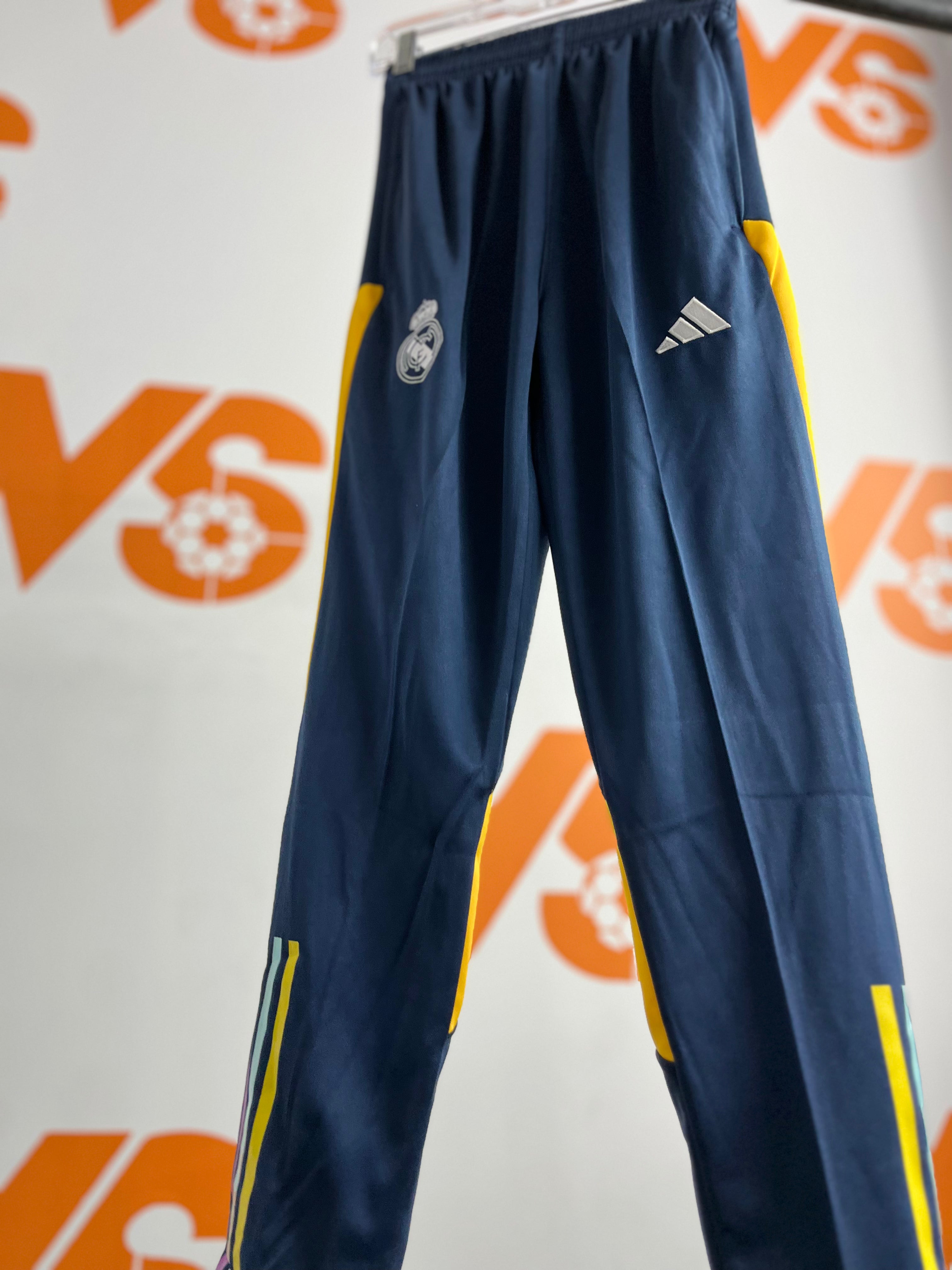 Chándal blanco del Real Madrid para niño