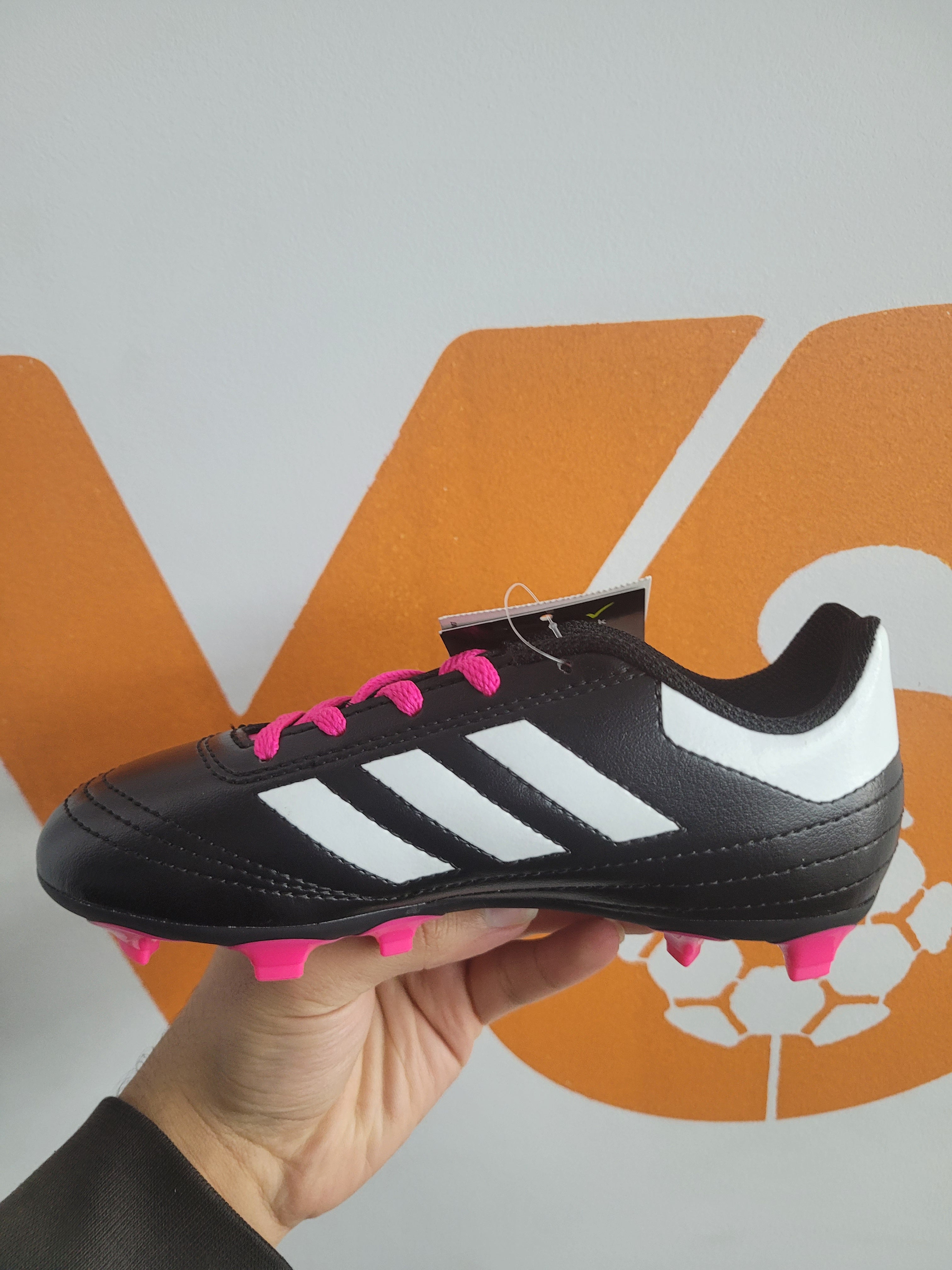 Souliers Adidas Goletto VI Rose
